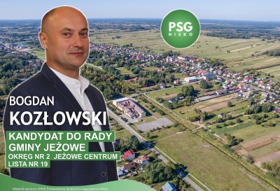 Bogdan Kozłowski na tle sołectwa Jeżowe-Centrum