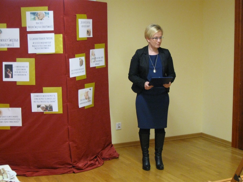 Plik:KonkursPapieski2015-1.jpg